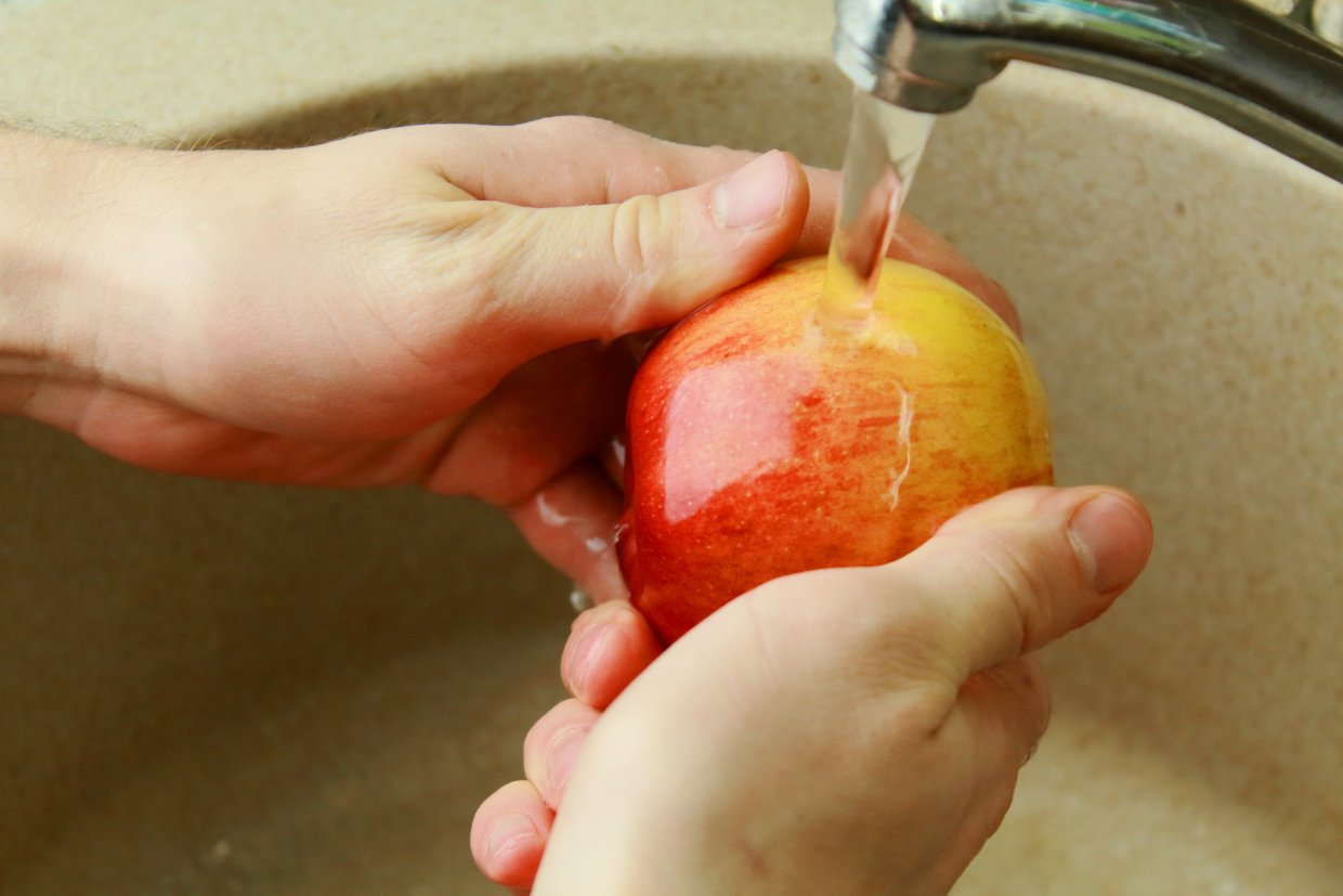 溫水清洗蘋果