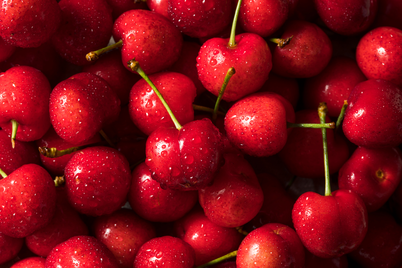 Raw,Red,Organic,Cherries,Ready,To,Eat