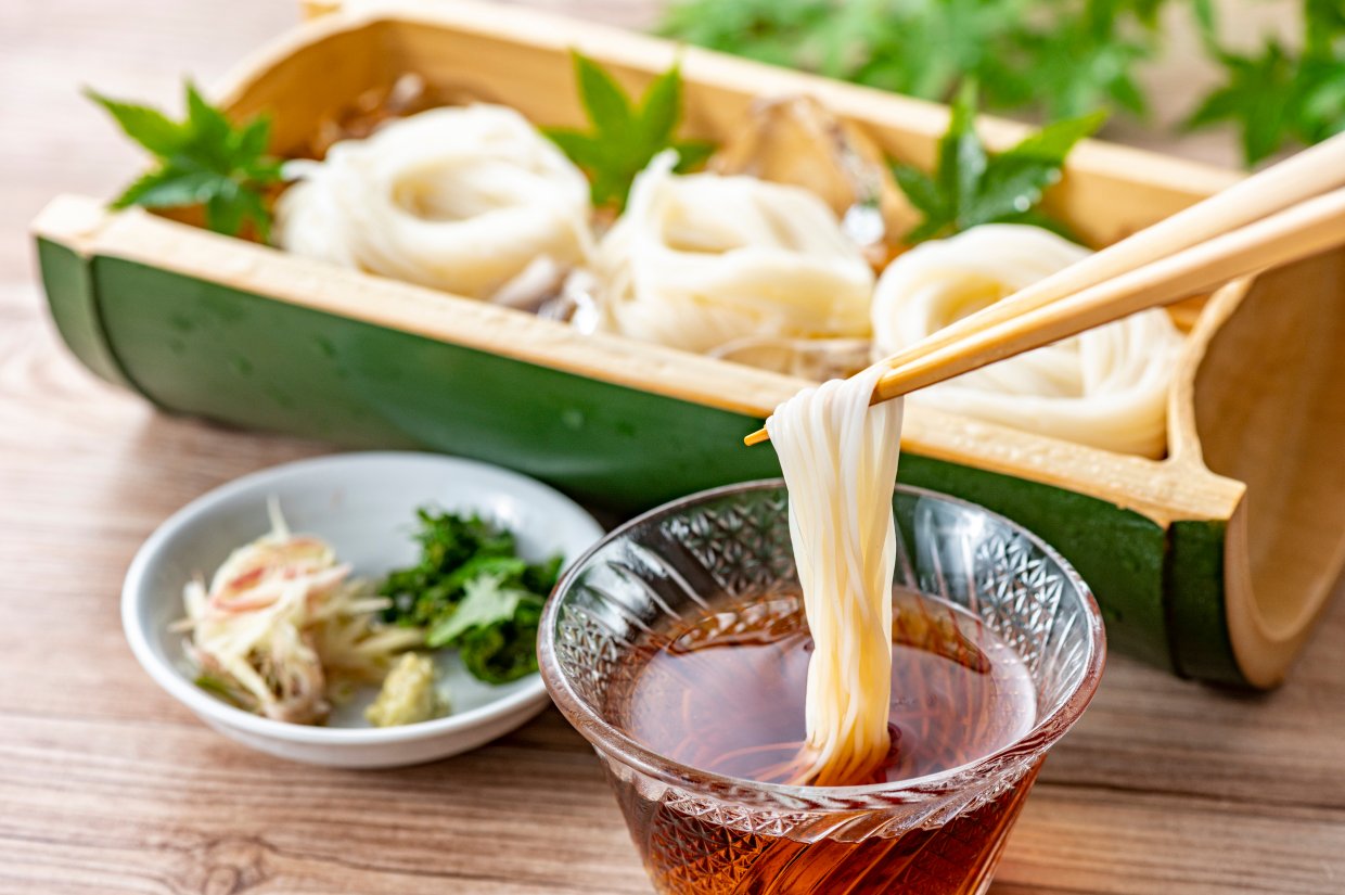 桑椹醋醬汁也可以選擇日式沾麵的吃法，春夏炎熱的時候吃，一樣酸甜清爽～