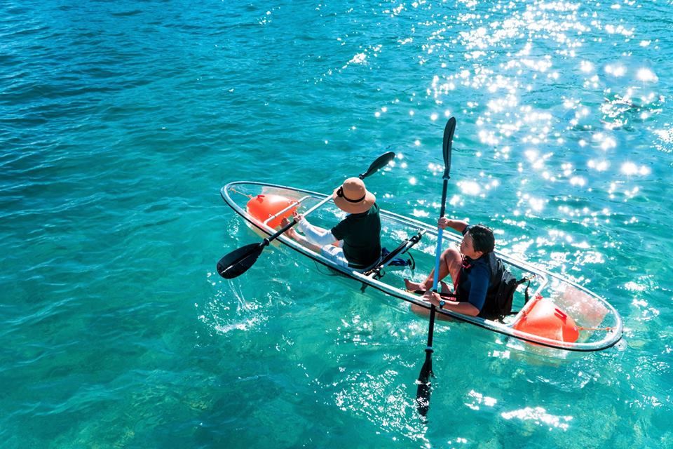 澎湖鳥嶼透明獨木舟，如需透明獨木舟的照片可以使用這張