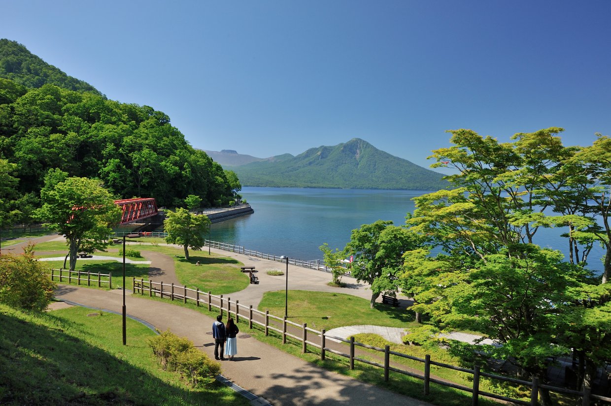 Lake,Shikotsu,In,Early,Summer 