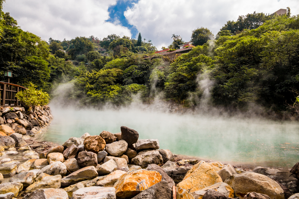 The,Hot,Spring,At,Beitou,Thermal,Valley,,Covered,With,Mists,