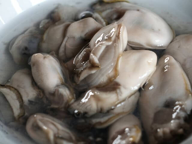 澎湖夏季海鮮:帶殼牡蠣(鮮蚵)